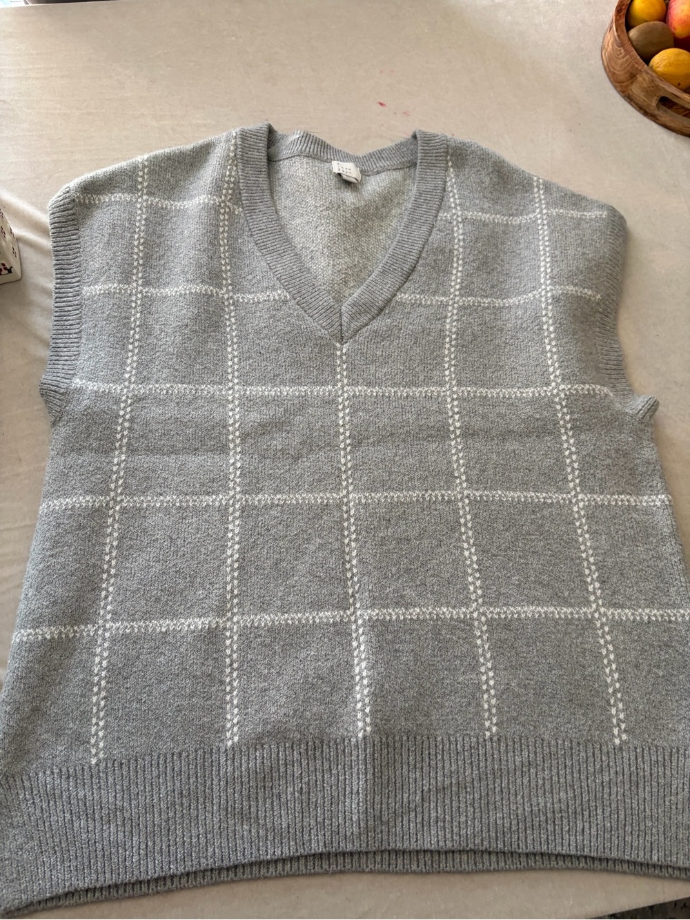 a new day Gray Windowpane V-Neck Sweater Vest
